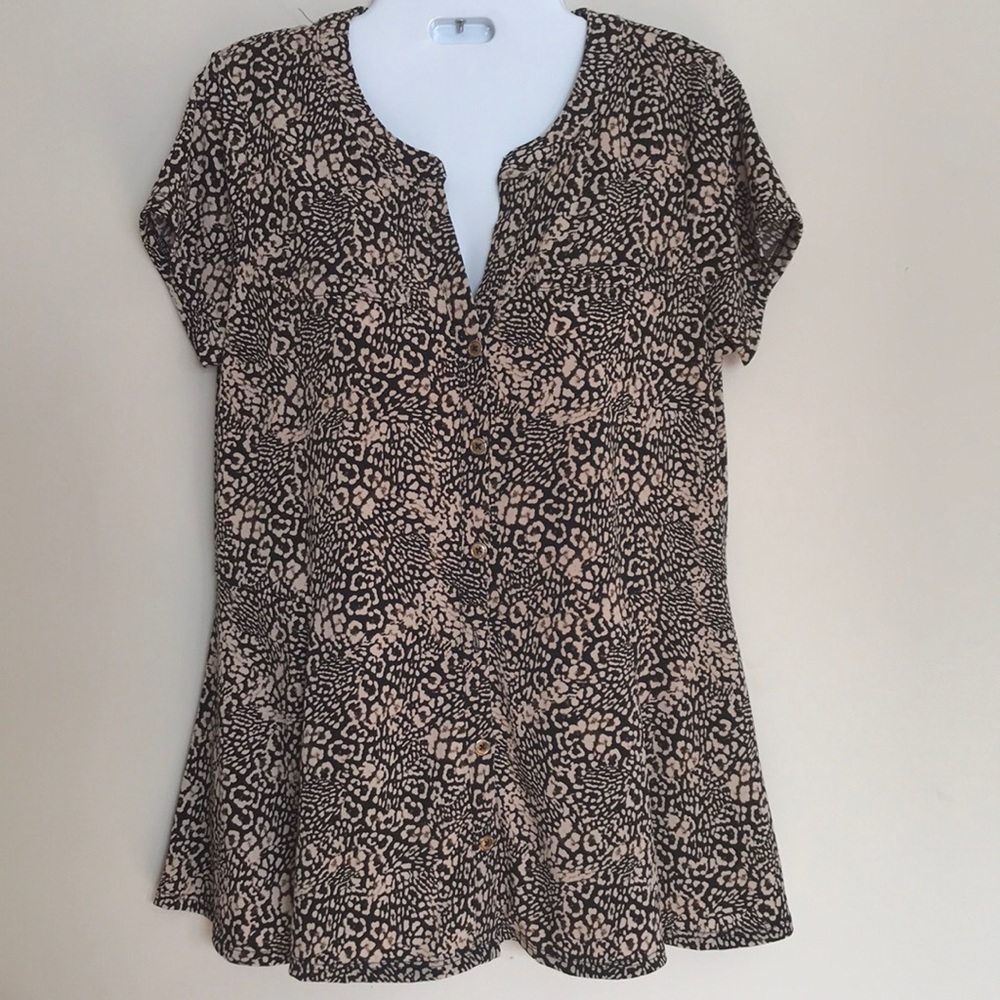 Dana Buchman women button down Ruffle button top. - Picture 1 of 10